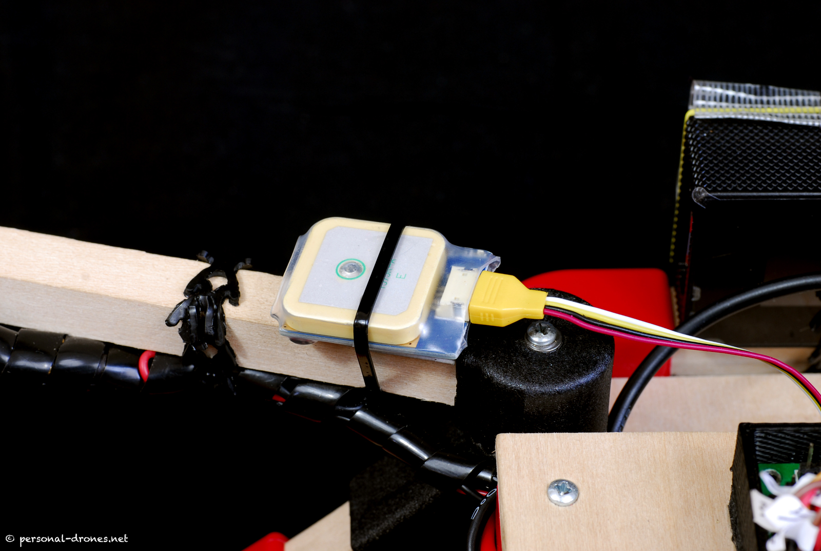 Skylark OSD GPS sensor on quadlugs quadcoper arm