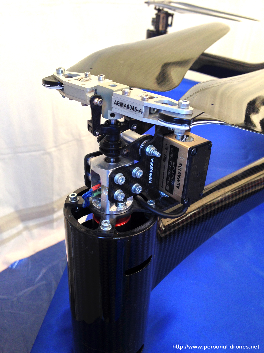 The folding props of the Aermatica quadcopter